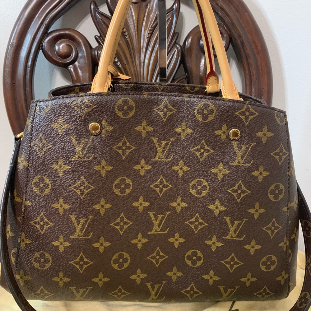 Louis Vuitton Montaigne MM SOLD 🍀🍀🍀 - Picture 2 of 14